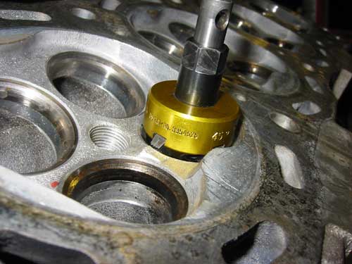 Valve seat cutter cutting valve seat