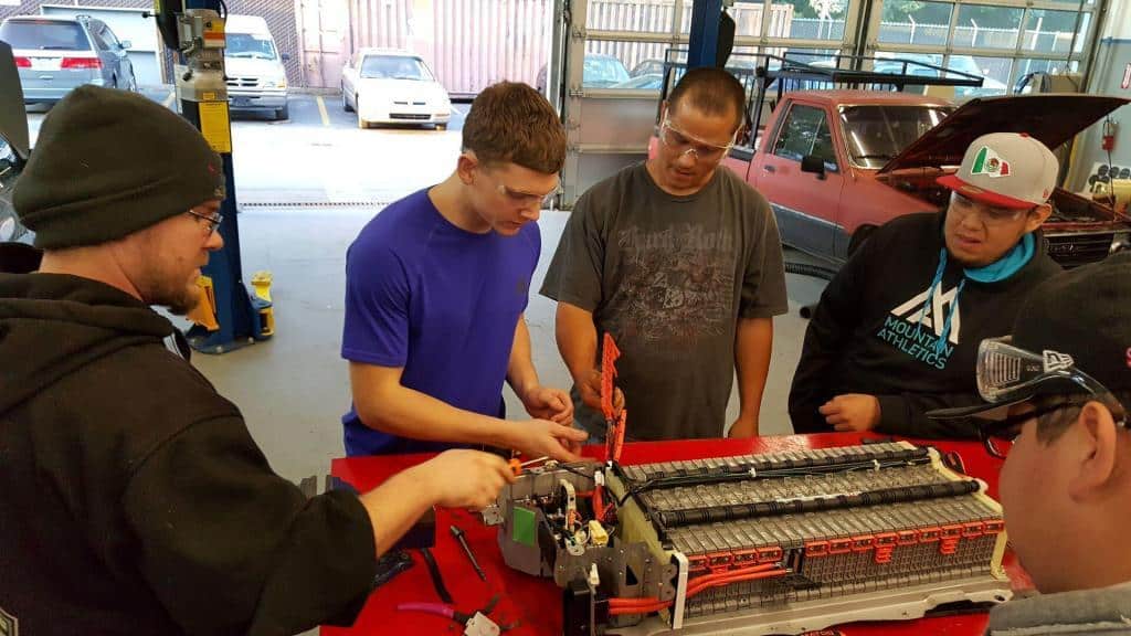 Students in Paul's hybrid repair class at Contra Costa College
