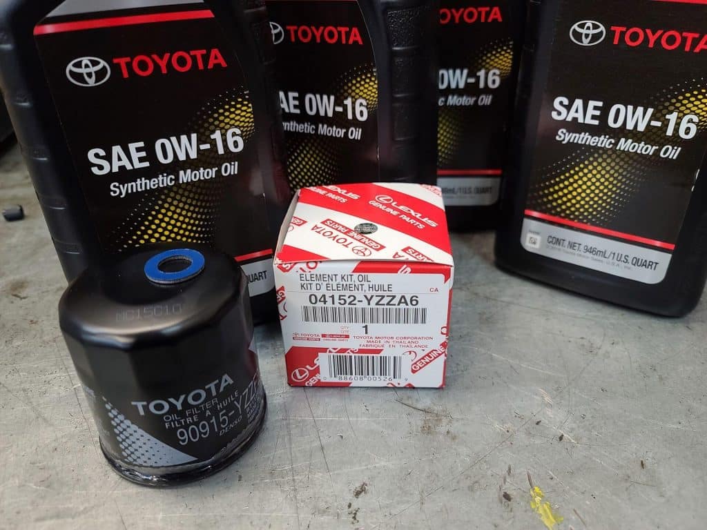 Genuine Toyota 0w16 motor oil and oil filters