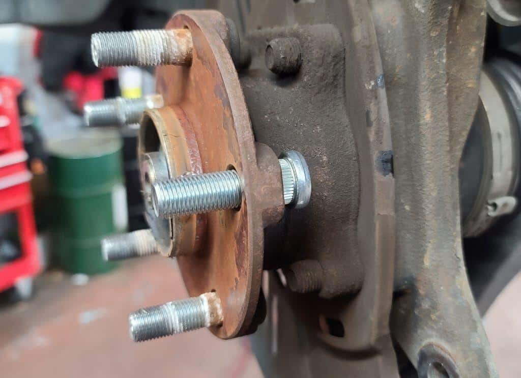 how to replace studs on a wheel