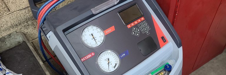 Picture of r-1234yf air conditioning machine